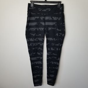 Gap Fit striped full length mid-rise leggings M